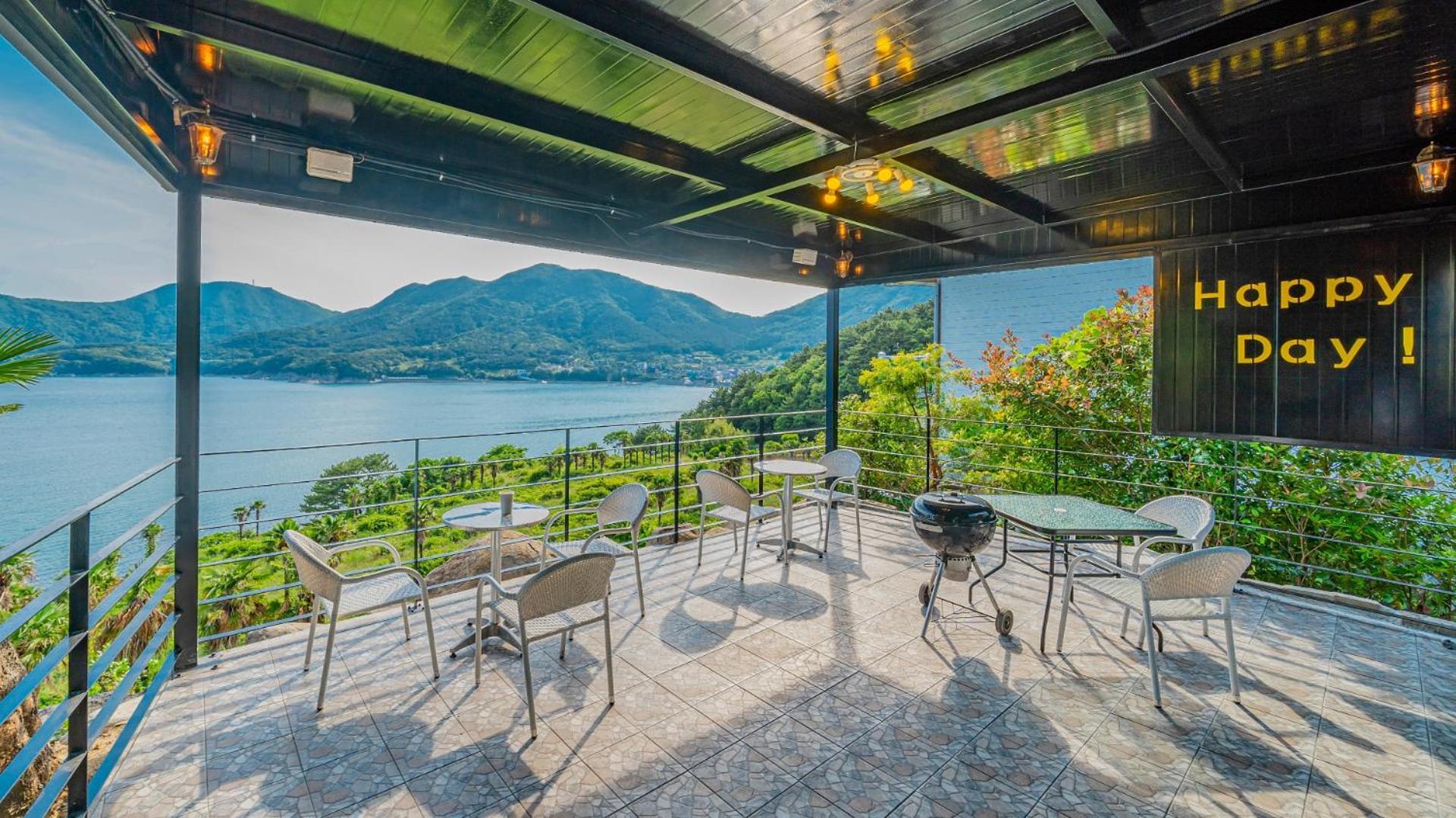 Arasol Pension Geoje Exterior foto